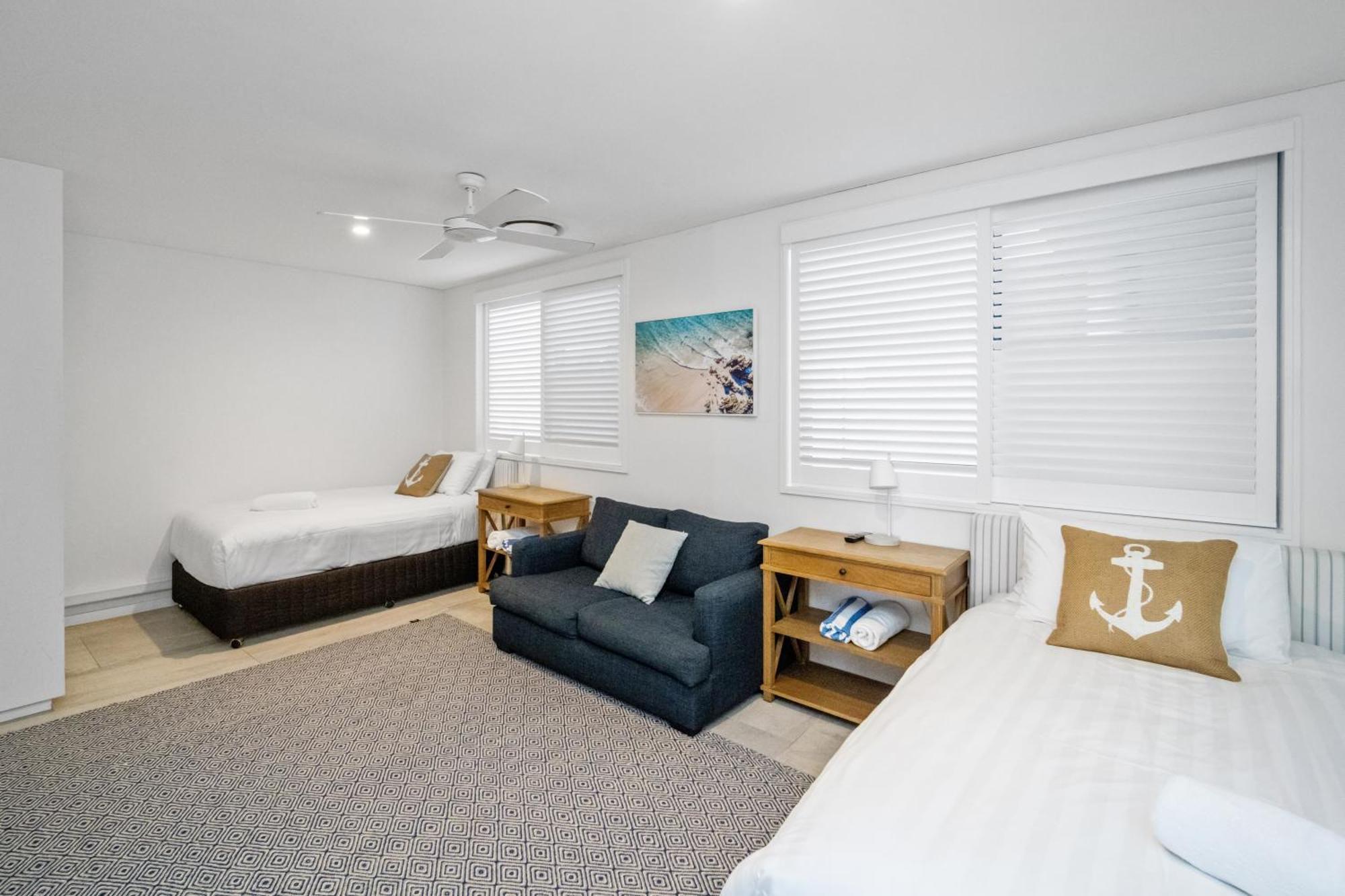 خليج بيرون Bay Royal Apartments المظهر الخارجي الصورة