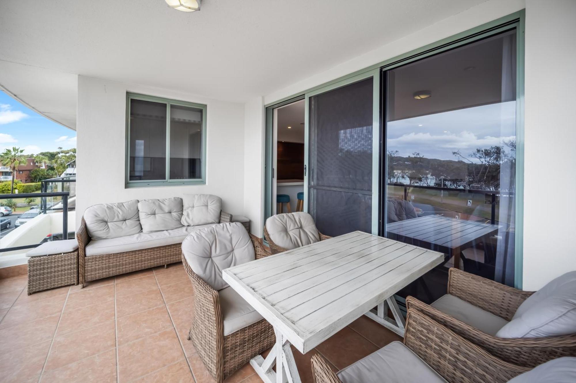 خليج بيرون Bay Royal Apartments المظهر الخارجي الصورة