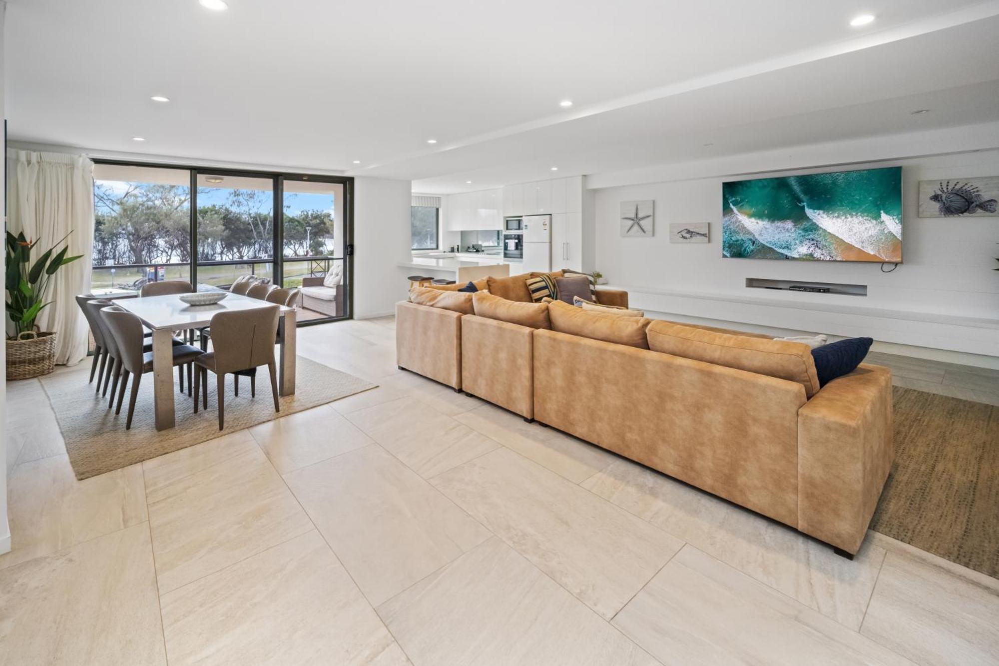 خليج بيرون Bay Royal Apartments المظهر الخارجي الصورة