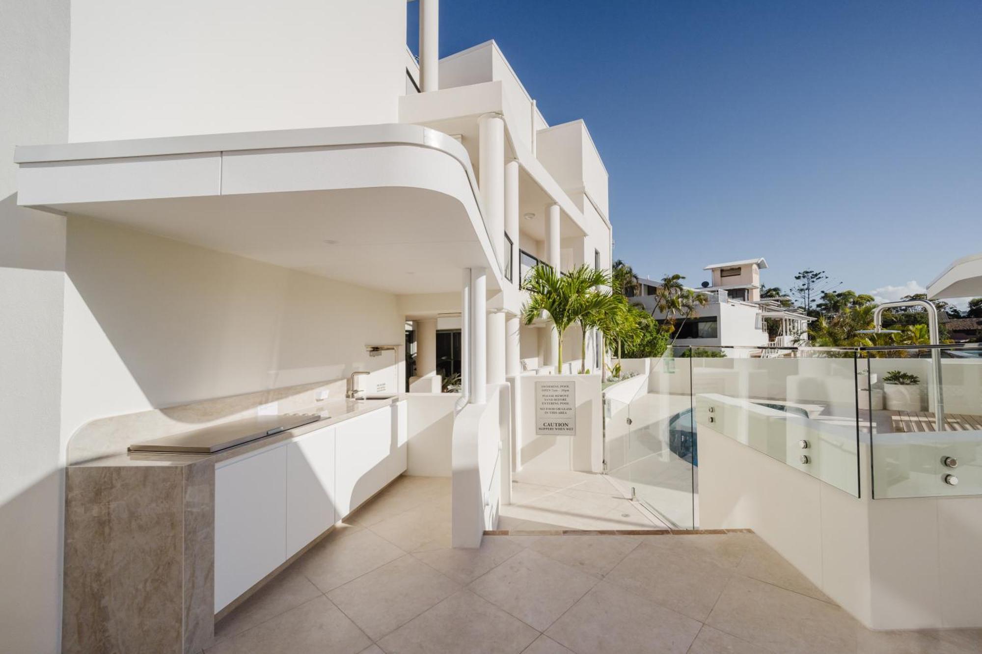 خليج بيرون Bay Royal Apartments المظهر الخارجي الصورة