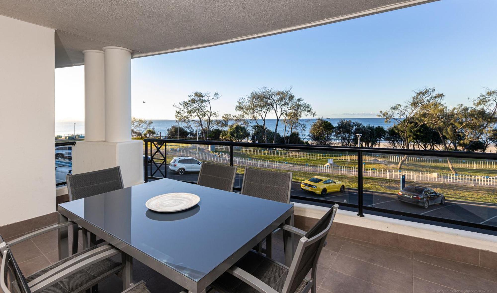 خليج بيرون Bay Royal Apartments المظهر الخارجي الصورة